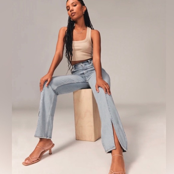 Abercrombie Ultra High Rise 90s Straight Jean - Picture 2 of 6